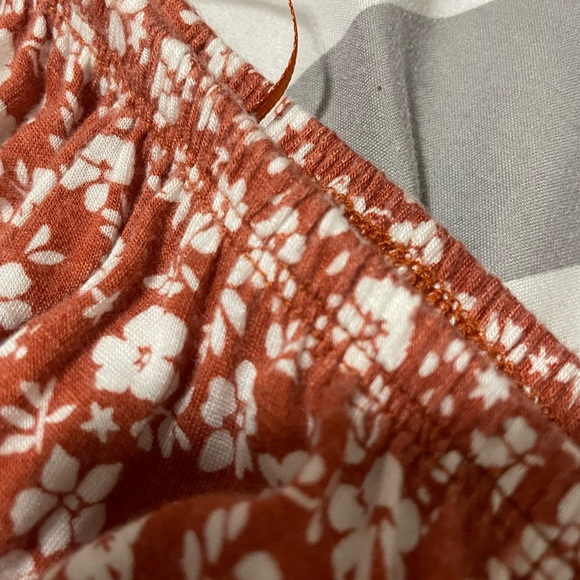 Coral orange overshoulder floral print crop top with wodden buttons on the front - Picture 3 of 4